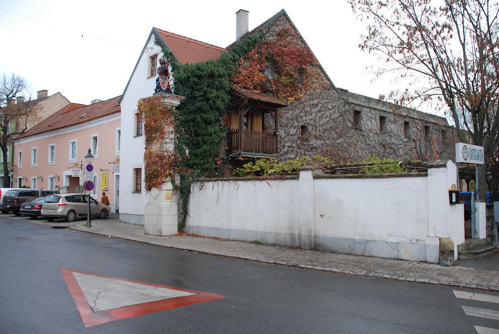 Gasthof Ludl Groß-Enzersdorf Exterior foto